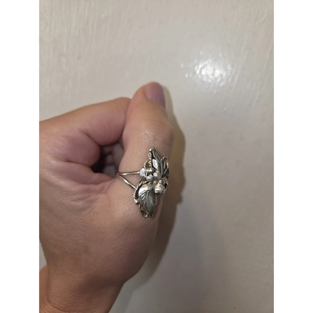 Vintage Willie Shaw Navajo Designer Sterling Silver Ring. Rare. Floral. 9.5